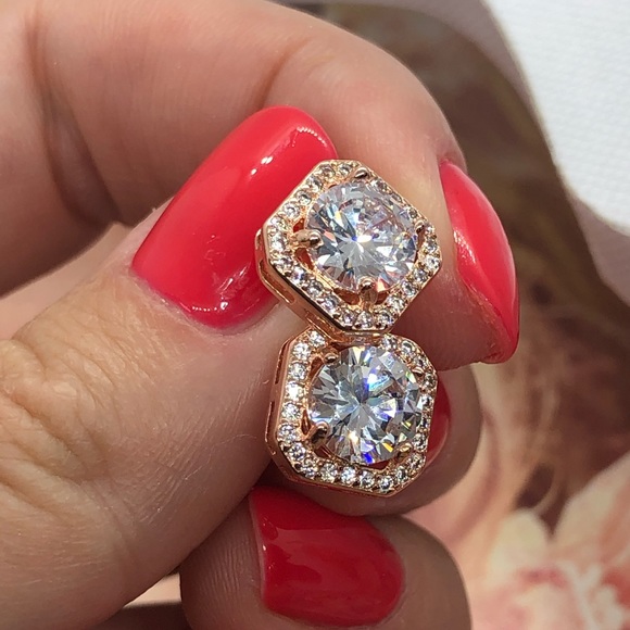 ๐ Gold Plated CZ Stud Earrings - Picture 2 of 5